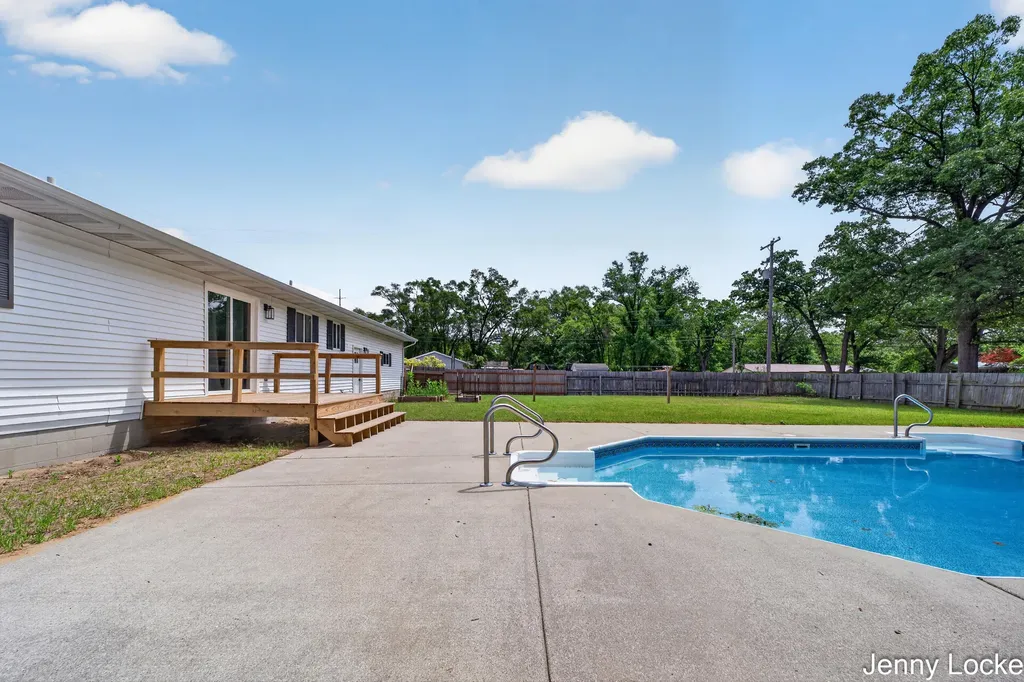 2391 Macarthur Road Muskegon Charter Township MI 49442