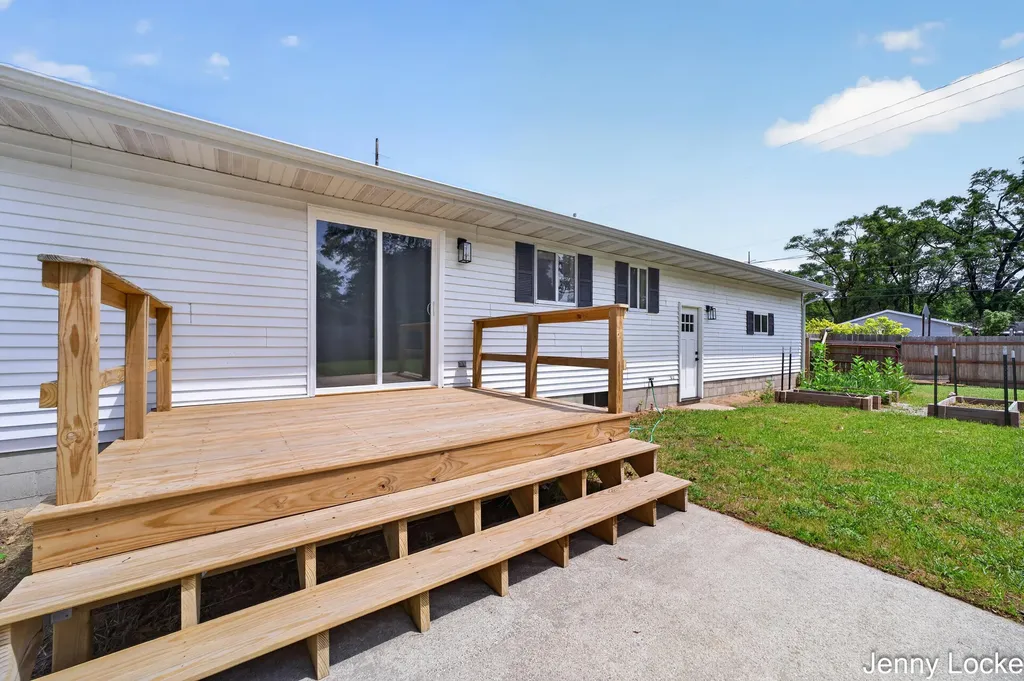 2391 Macarthur Road Muskegon Charter Township MI 49442