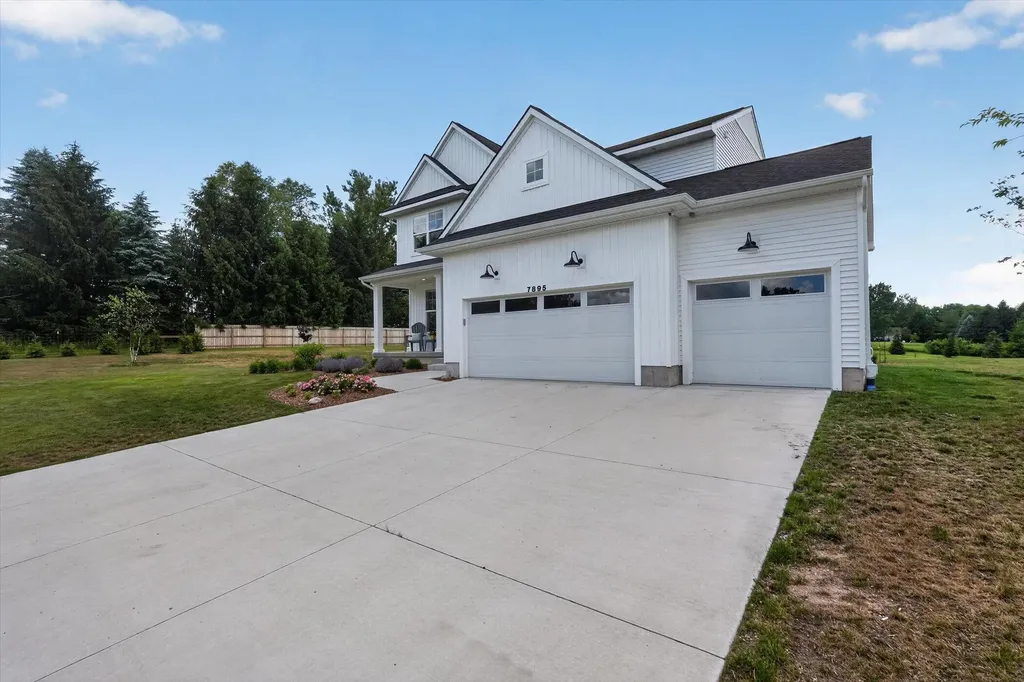 7895 Oak Grove Road Howell City MI 48855