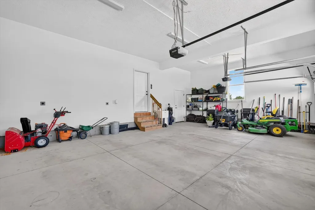 7895 Oak Grove Road Howell City MI 48855