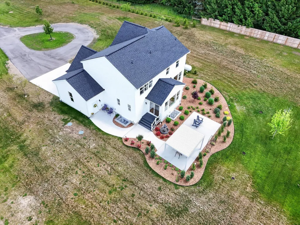 7895 Oak Grove Road Howell City MI 48855