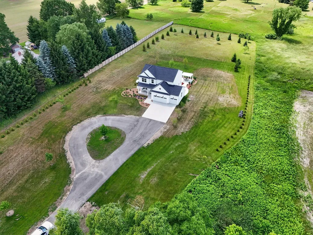 7895 Oak Grove Road Howell City MI 48855
