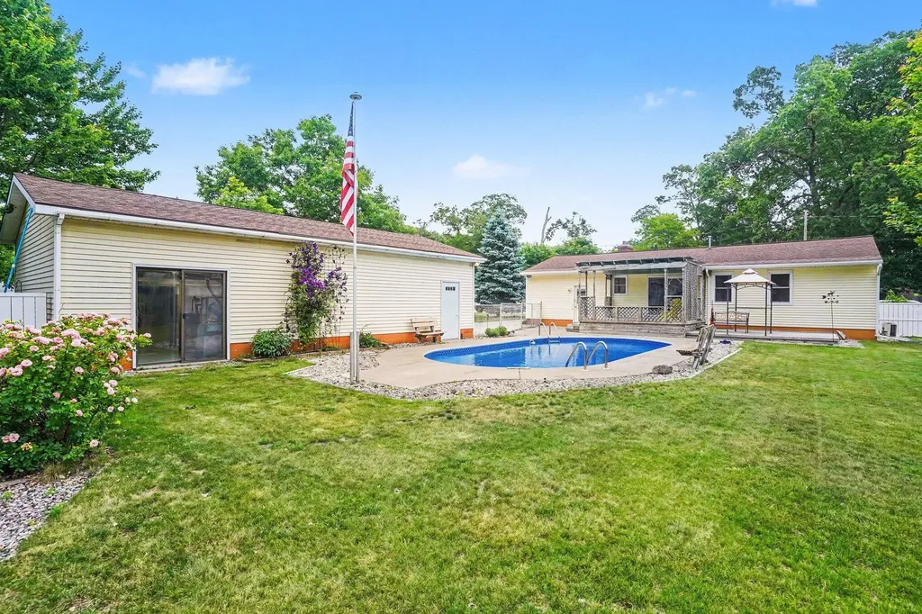 1605 Hansen Street Laketon Township MI 49445