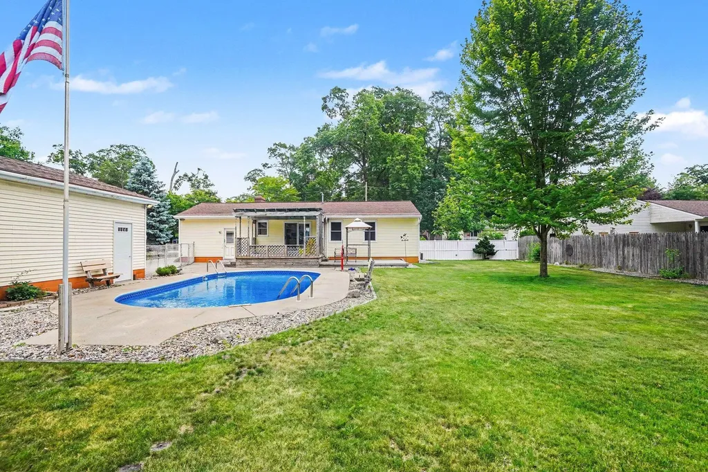 1605 Hansen Street Laketon Township MI 49445