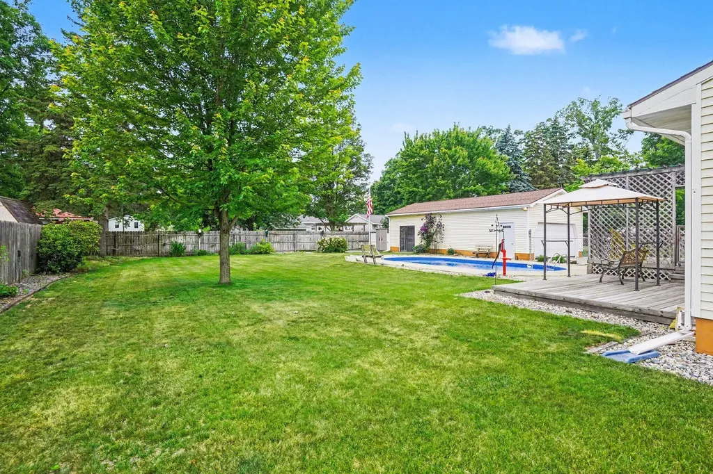 1605 Hansen Street Laketon Township MI 49445