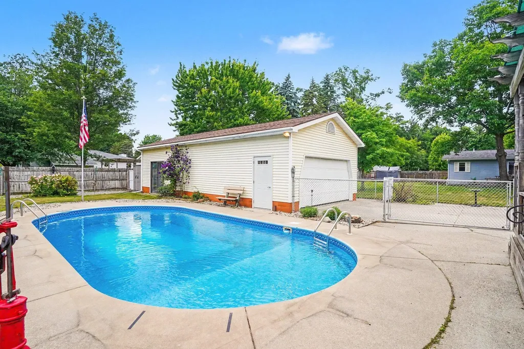 1605 Hansen Street Laketon Township MI 49445
