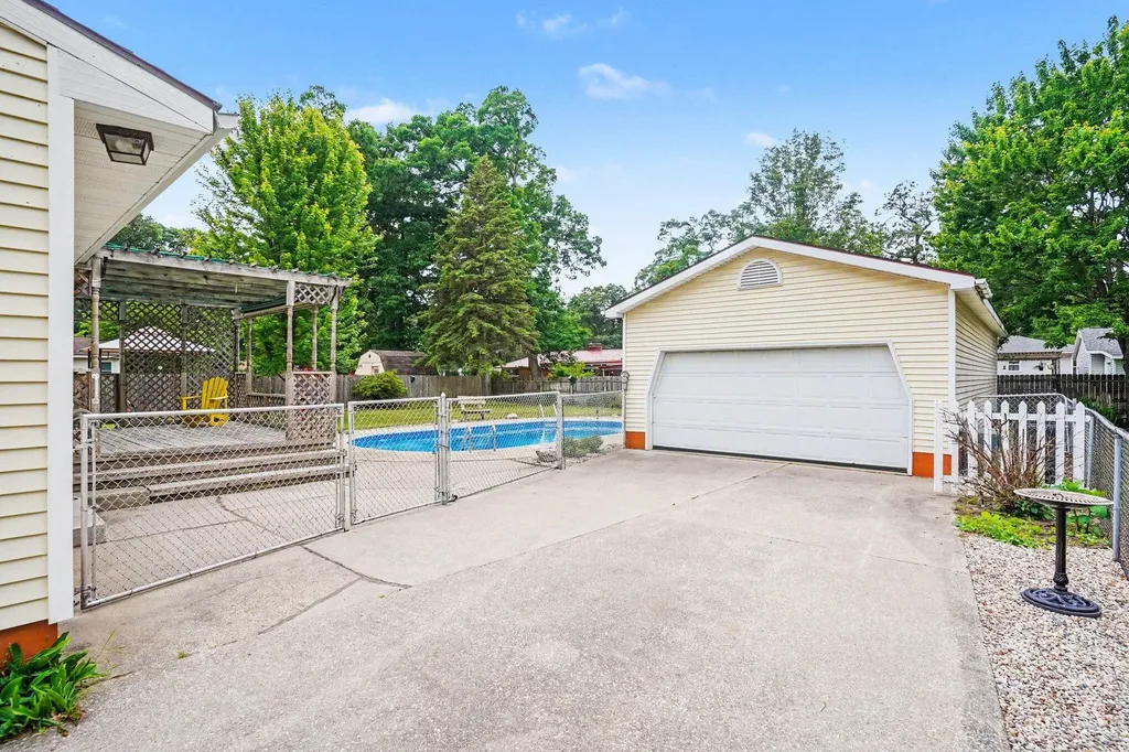 1605 Hansen Street Laketon Township MI 49445