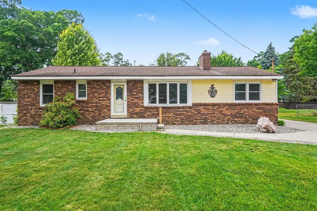 1605 Hansen Street Laketon Township MI 49445