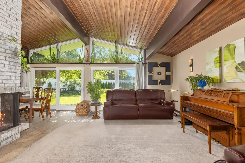 38 E Beltline Avenue SE Grand Rapids Charter Township MI 49506