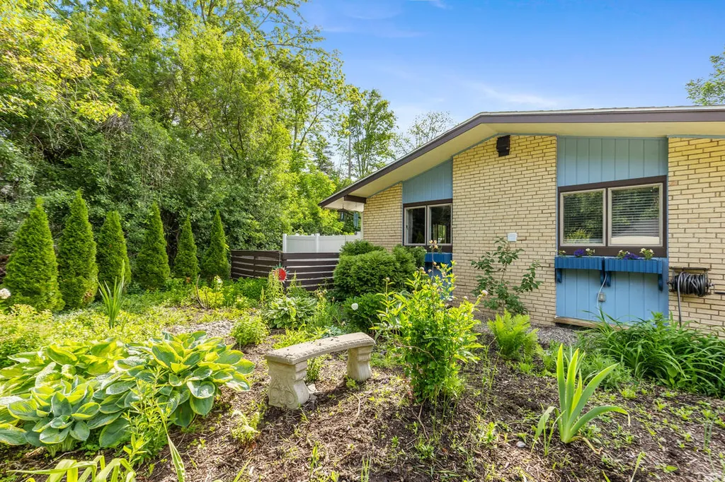 38 E Beltline Avenue SE Grand Rapids Charter Township MI 49506