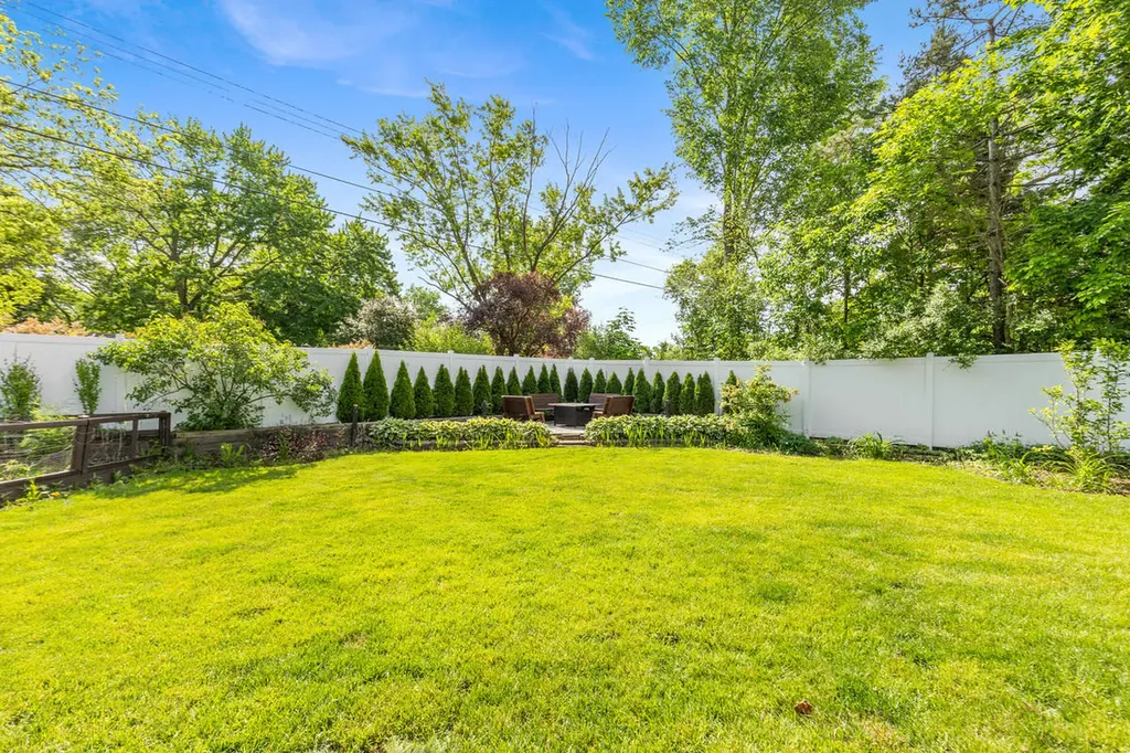 38 E Beltline Avenue SE Grand Rapids Charter Township MI 49506