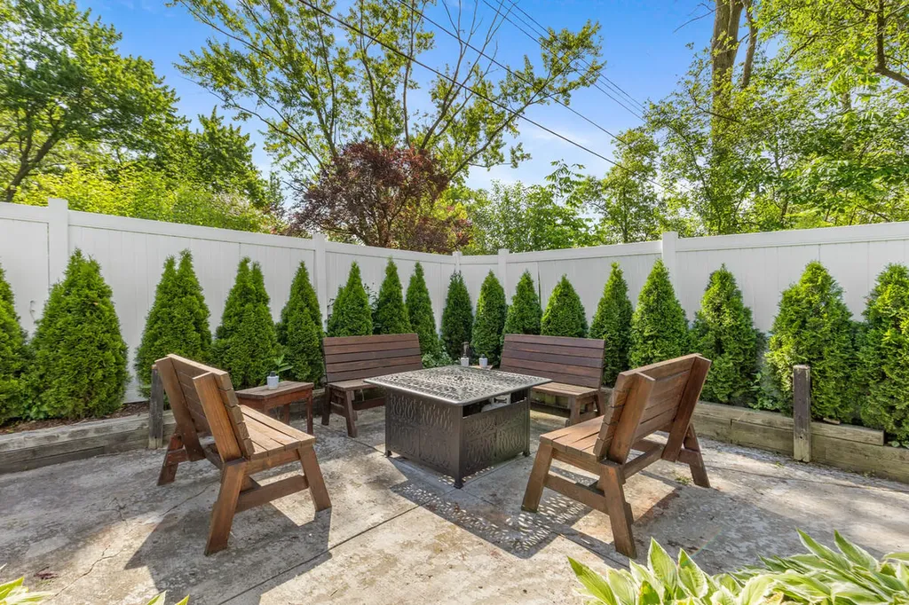 38 E Beltline Avenue SE Grand Rapids Charter Township MI 49506