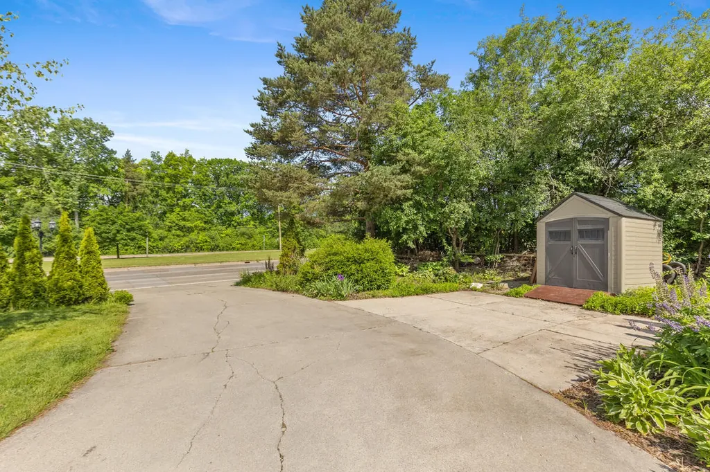 38 E Beltline Avenue SE Grand Rapids Charter Township MI 49506
