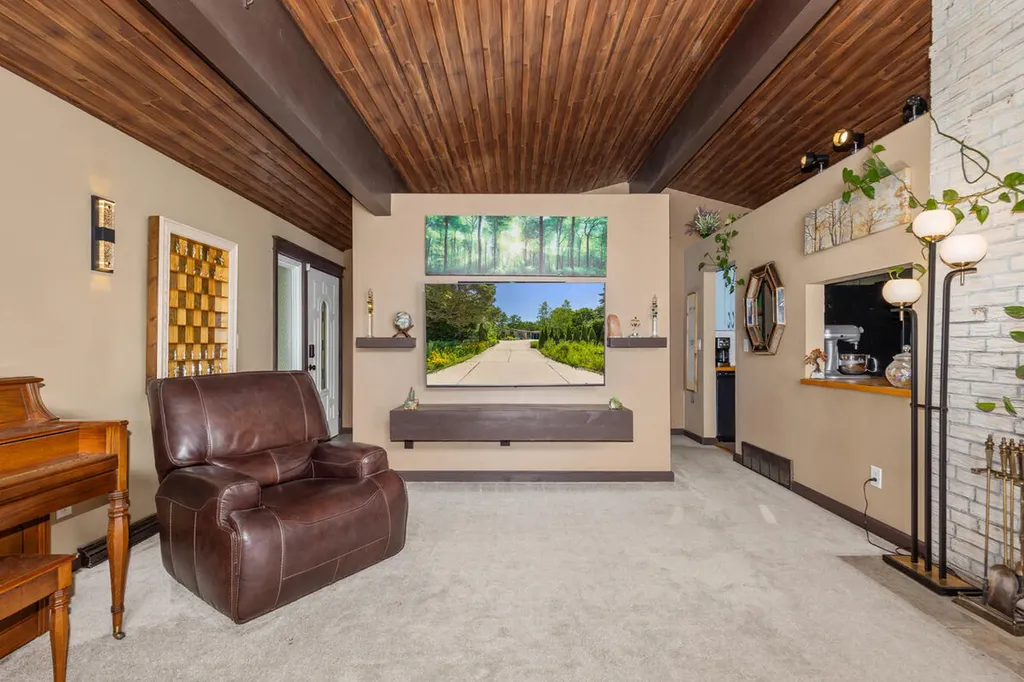 38 E Beltline Avenue SE Grand Rapids Charter Township MI 49506