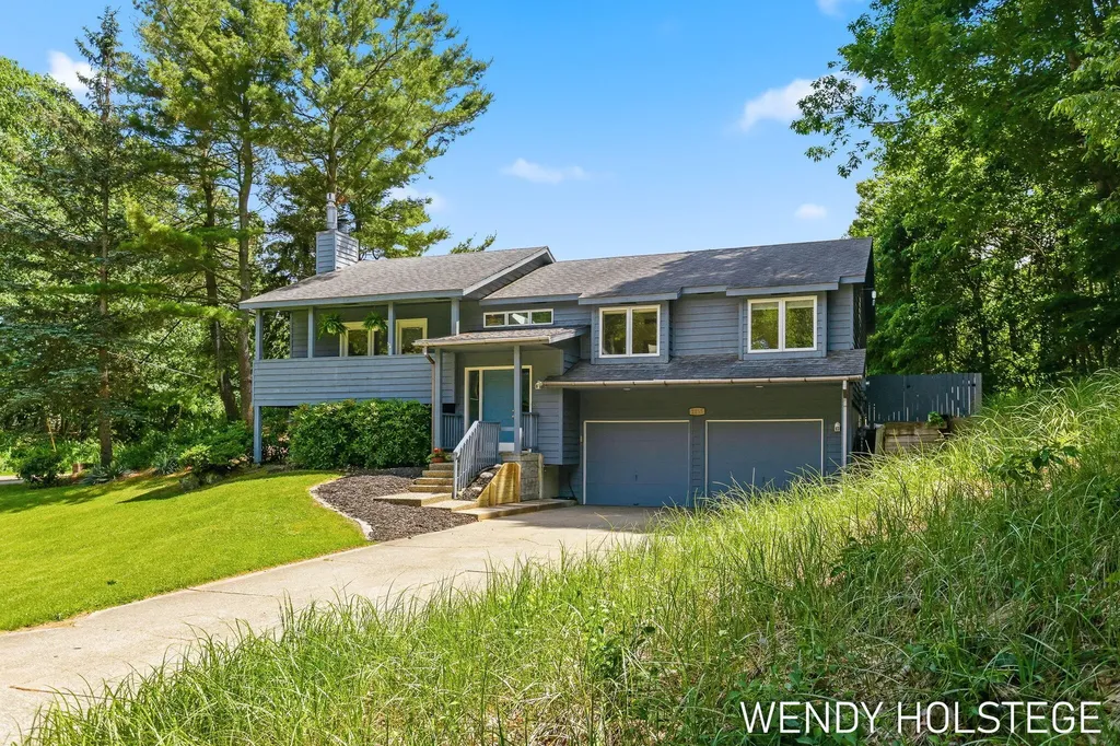 2135 Lakeridge Drive Park Township MI 49424