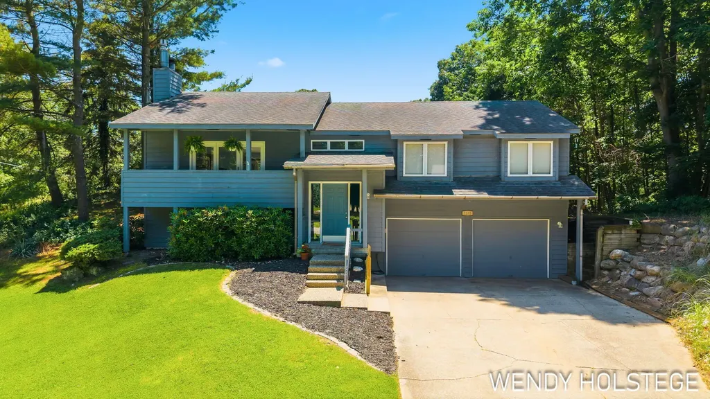 2135 Lakeridge Drive Park Township MI 49424