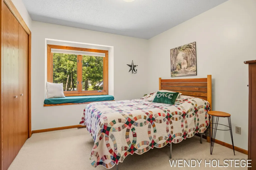 2135 Lakeridge Drive Park Township MI 49424