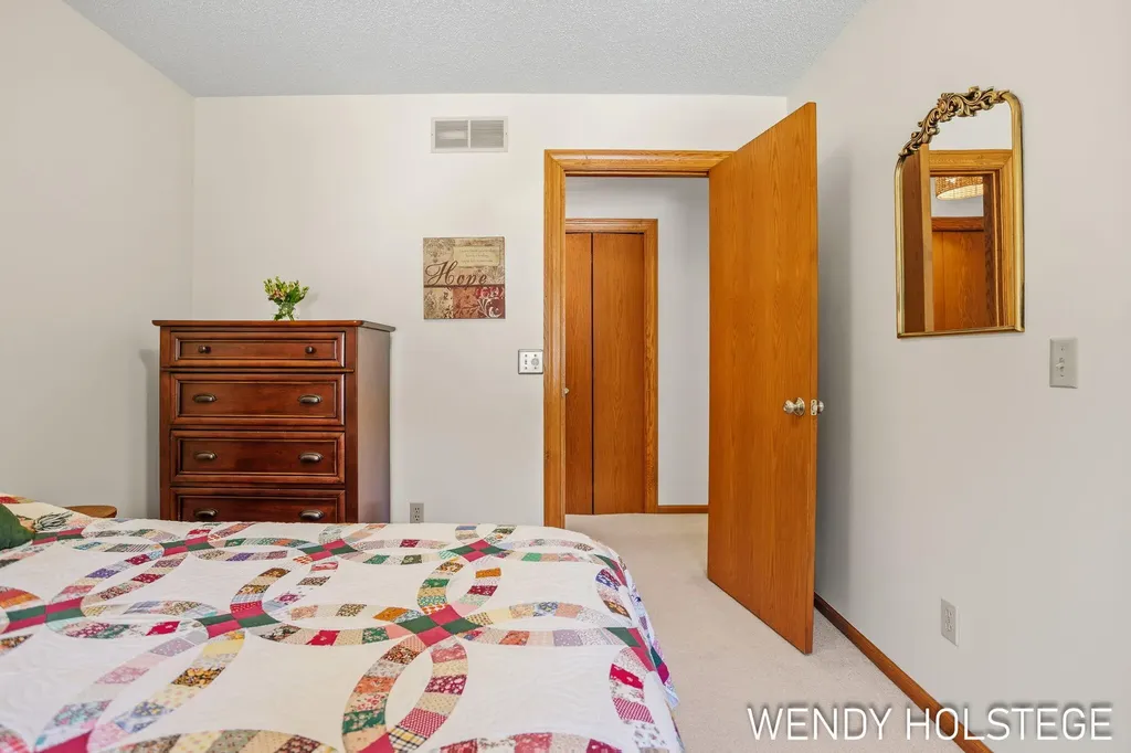 2135 Lakeridge Drive Park Township MI 49424