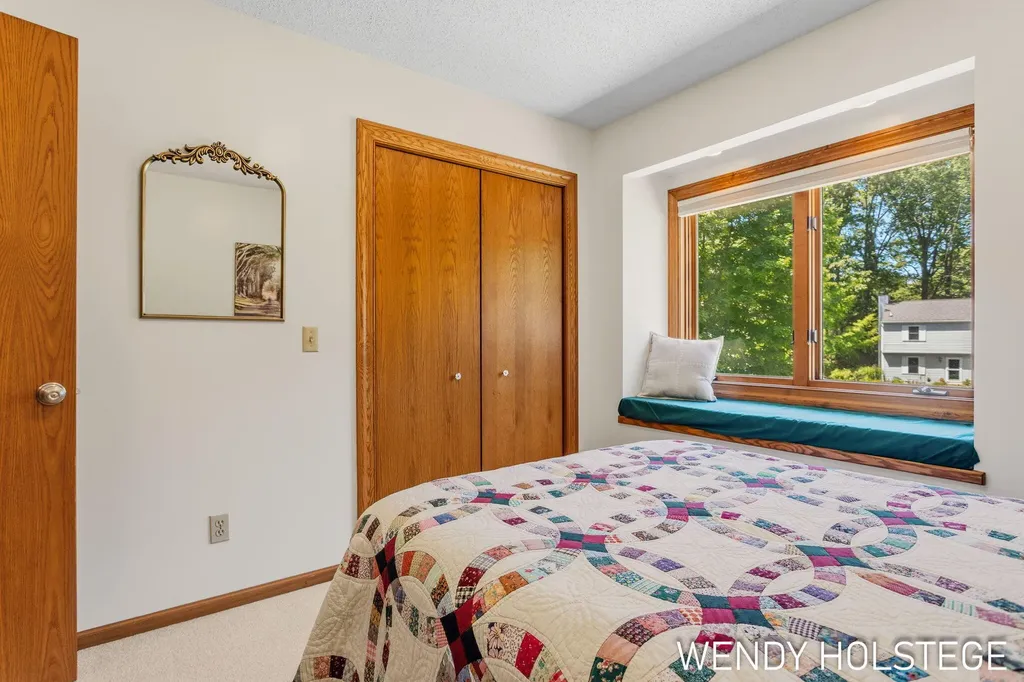 2135 Lakeridge Drive Park Township MI 49424