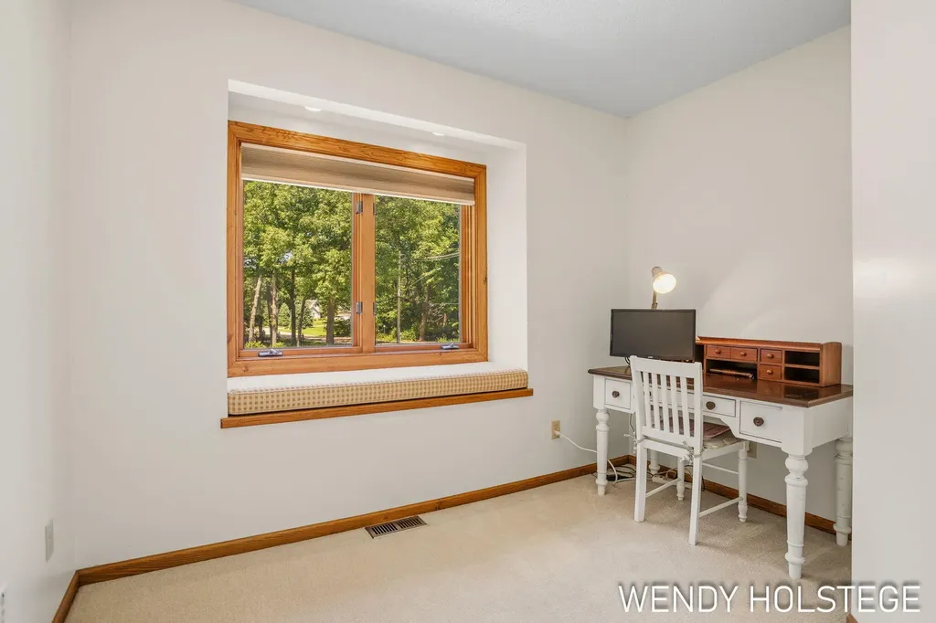 2135 Lakeridge Drive Park Township MI 49424