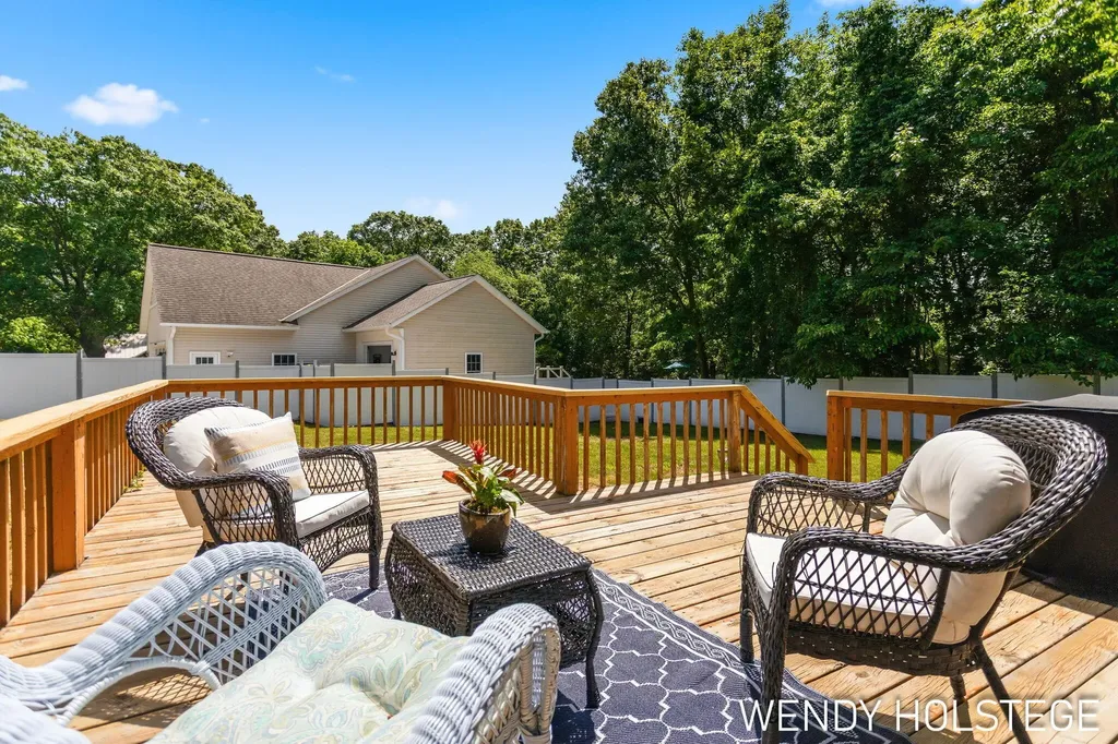 2135 Lakeridge Drive Park Township MI 49424