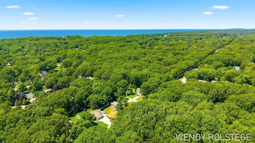 2135 Lakeridge Drive Park Township MI 49424