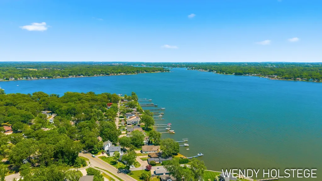 2135 Lakeridge Drive Park Township MI 49424
