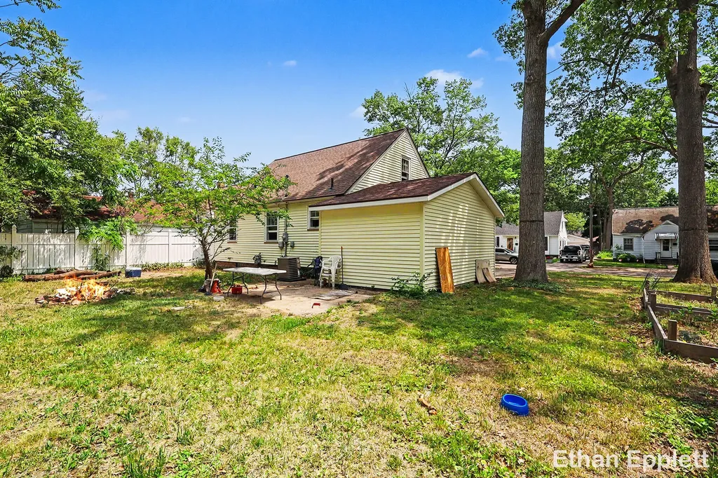 3321 Baker Street Muskegon Heights City MI 49444