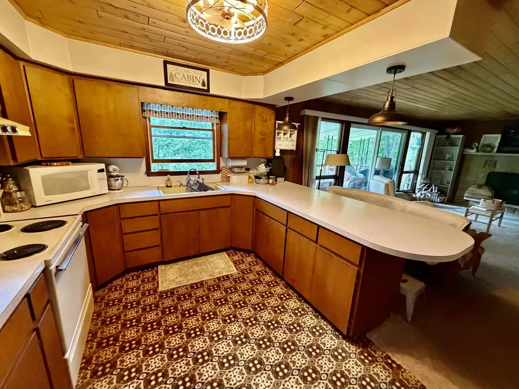 5825 S Woods Road Logan Township MI 49402