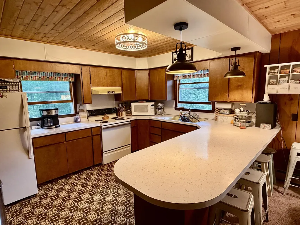 5825 S Woods Road Logan Township MI 49402