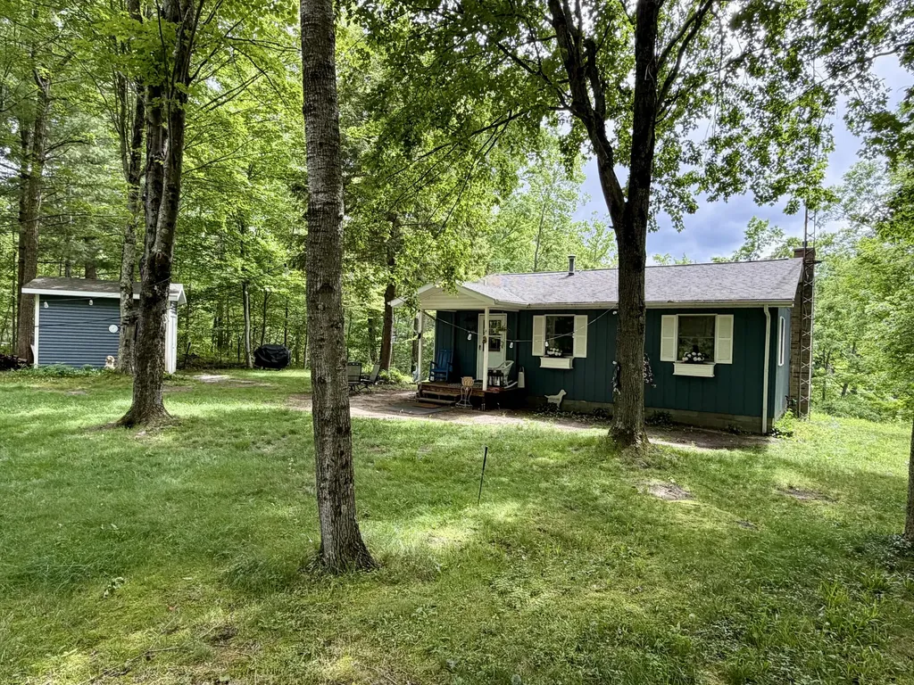 5825 S Woods Road Logan Township MI 49402