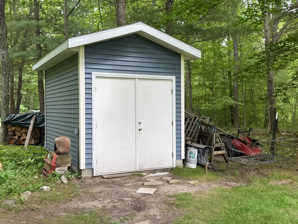 5825 S Woods Road Logan Township MI 49402