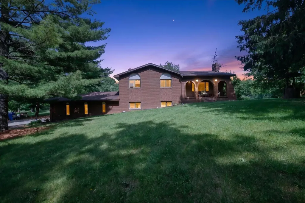 2717 Fishbeck Road Genoa Township MI 48843