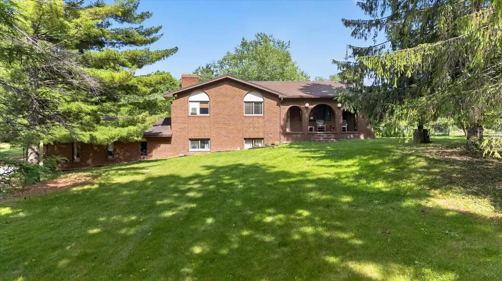 2717 Fishbeck Road Genoa Township MI 48843