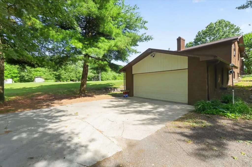 2717 Fishbeck Road Genoa Township MI 48843