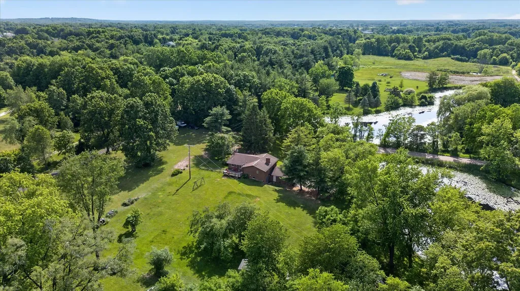 2717 Fishbeck Road Genoa Township MI 48843