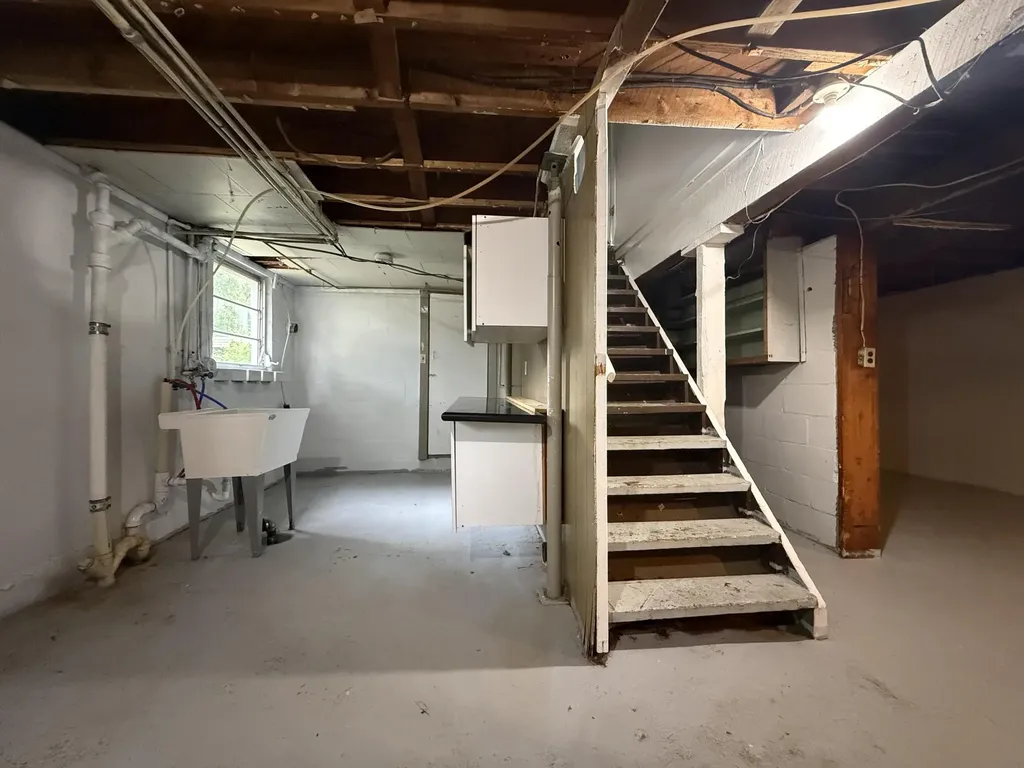 510 Maple Ridge Albion City MI 49224