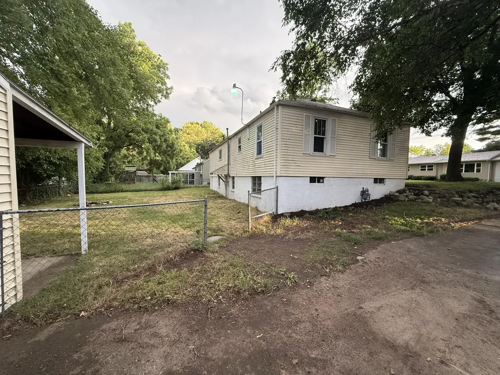 510 Maple Ridge Albion City MI 49224