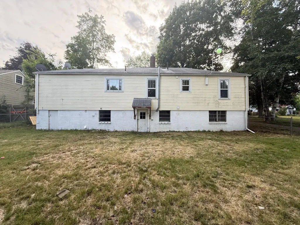 510 Maple Ridge Albion City MI 49224