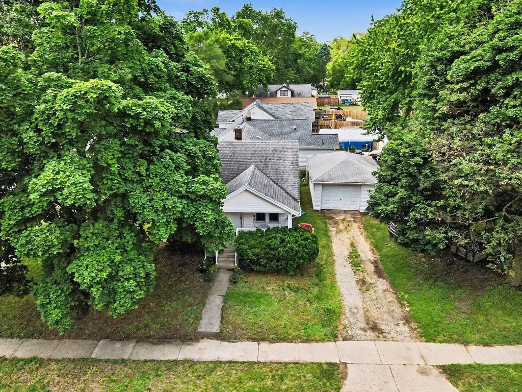 3955 Madison Avenue SE Wyoming City MI 49548