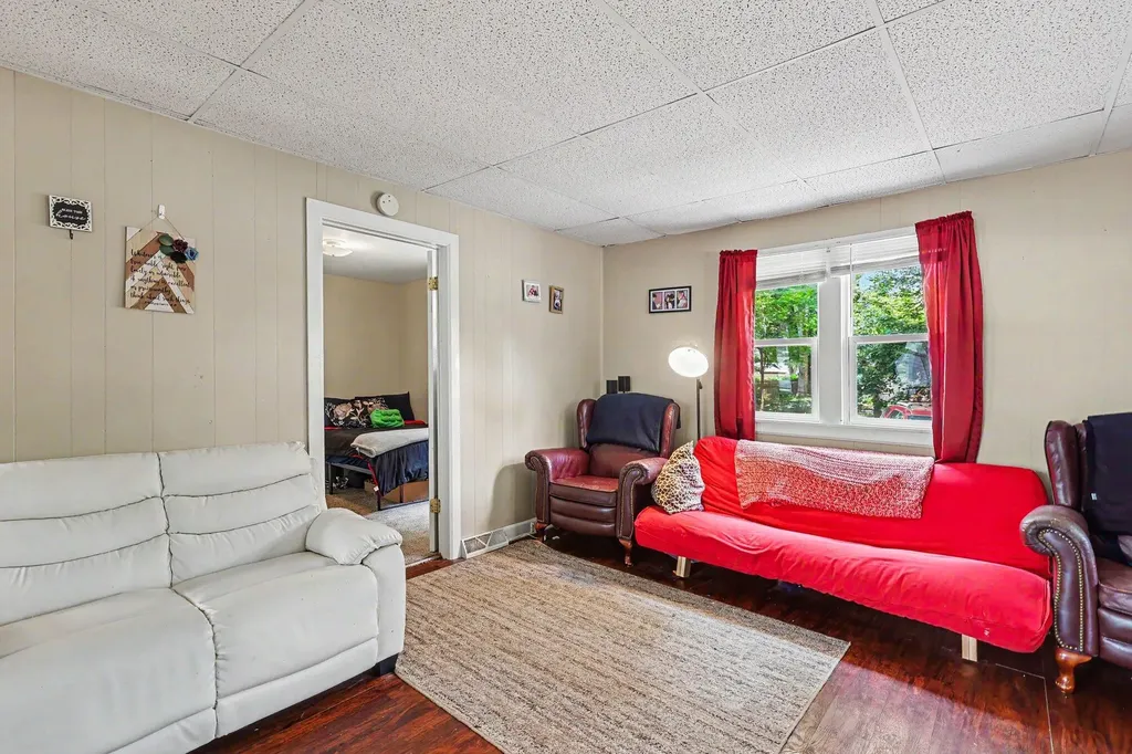 3955 Madison Avenue SE Wyoming City MI 49548