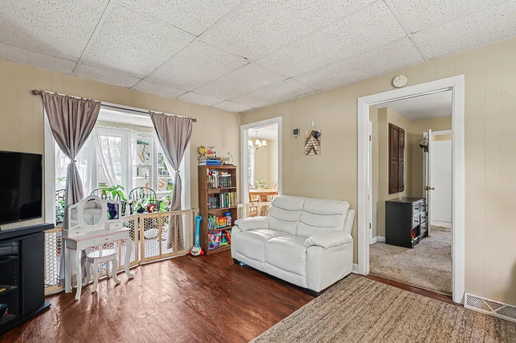 3955 Madison Avenue SE Wyoming City MI 49548