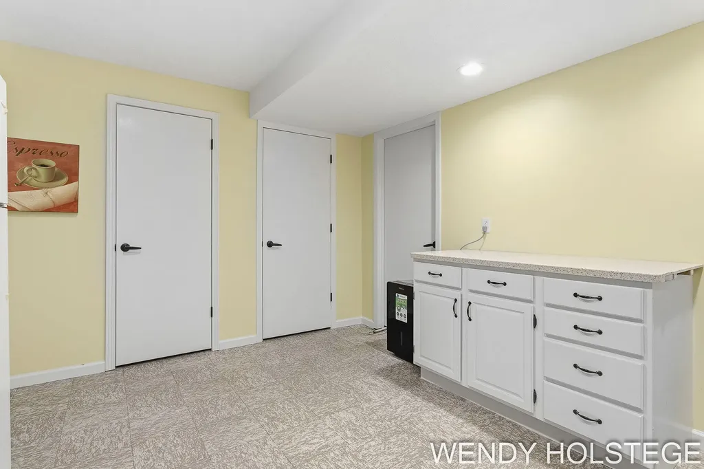 859 Creekridge Drive Laketown Township MI 49423