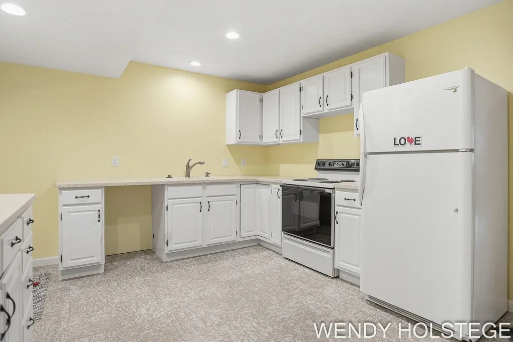 859 Creekridge Drive Laketown Township MI 49423