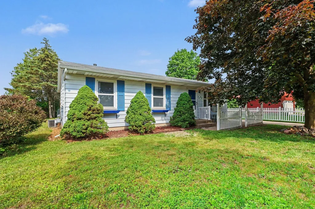 675 Westway Drive NW Walker City MI 49534