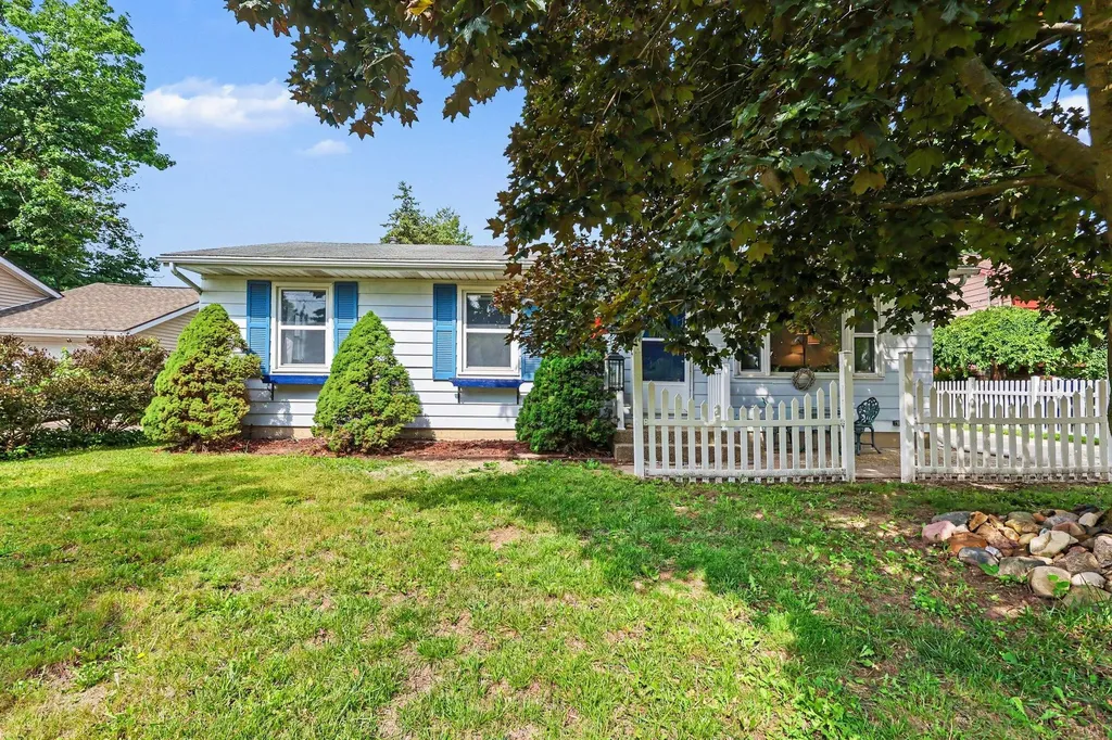 675 Westway Drive NW Walker City MI 49534