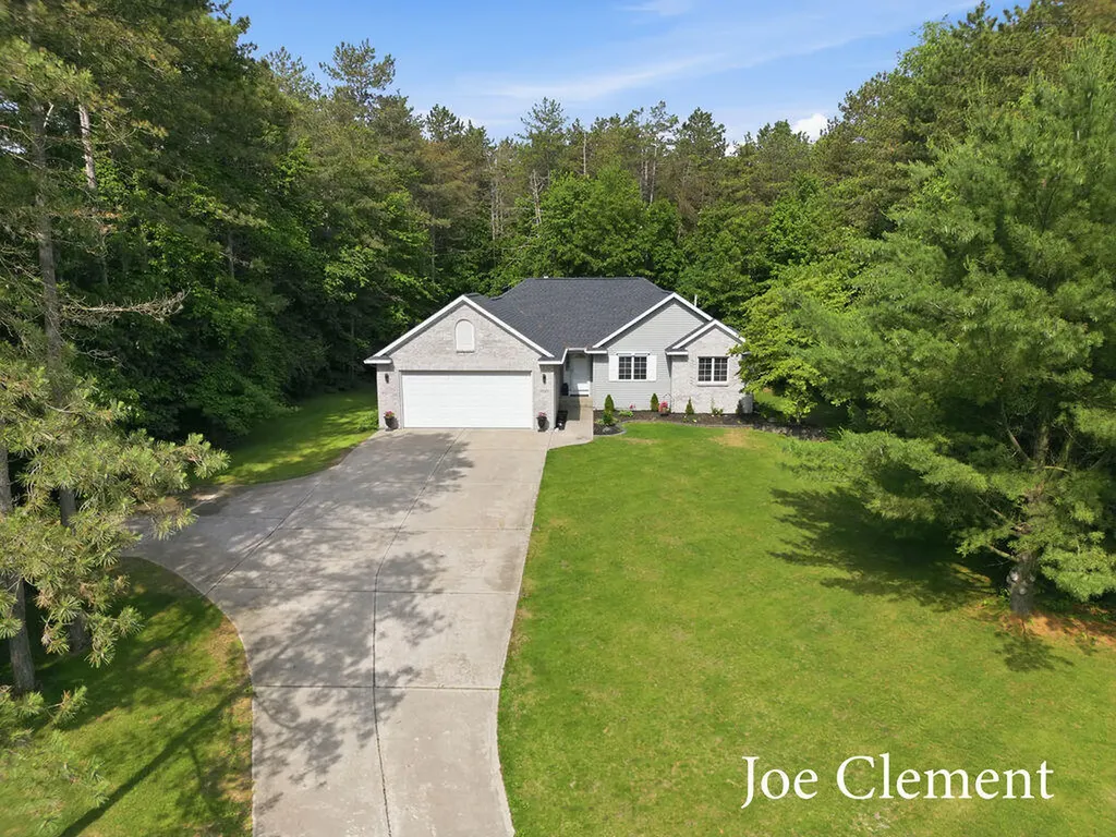 9347 Cedar Pines Lane NE Algoma Township MI 49345