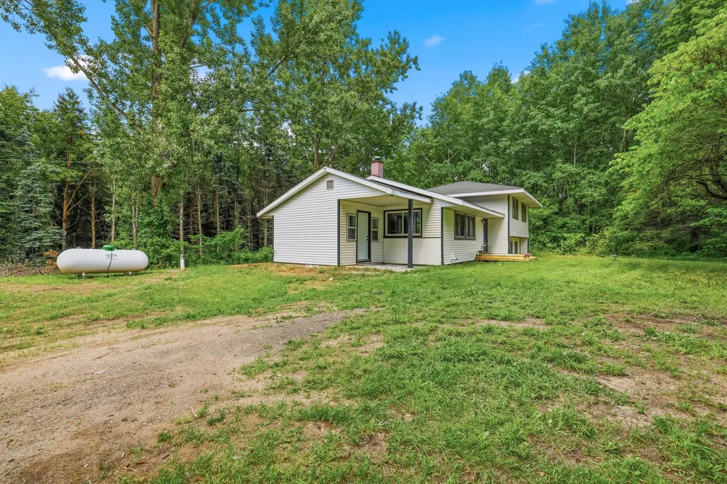 17760 White Road Casnovia Township MI 49303