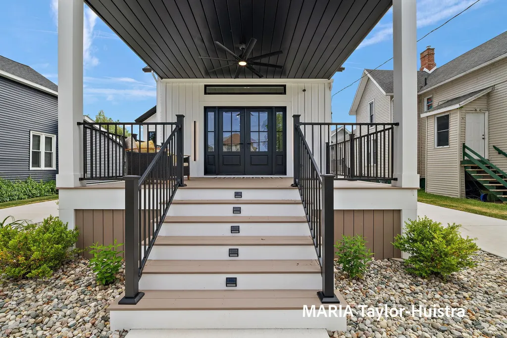 1423 Lakeshore Drive Muskegon City MI 49441