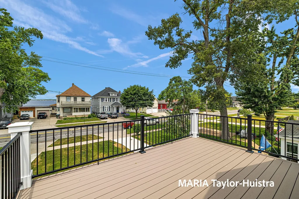 1423 Lakeshore Drive Muskegon City MI 49441